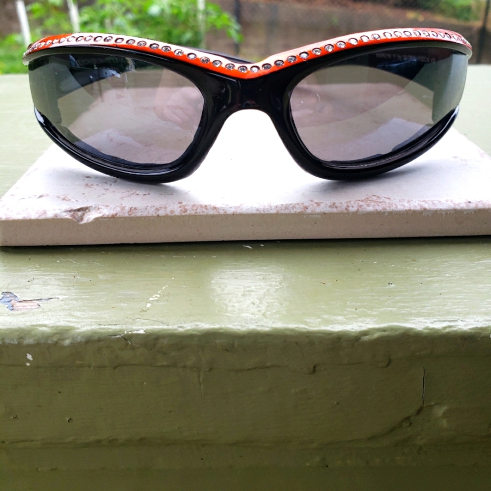 Women's riding sunglasses